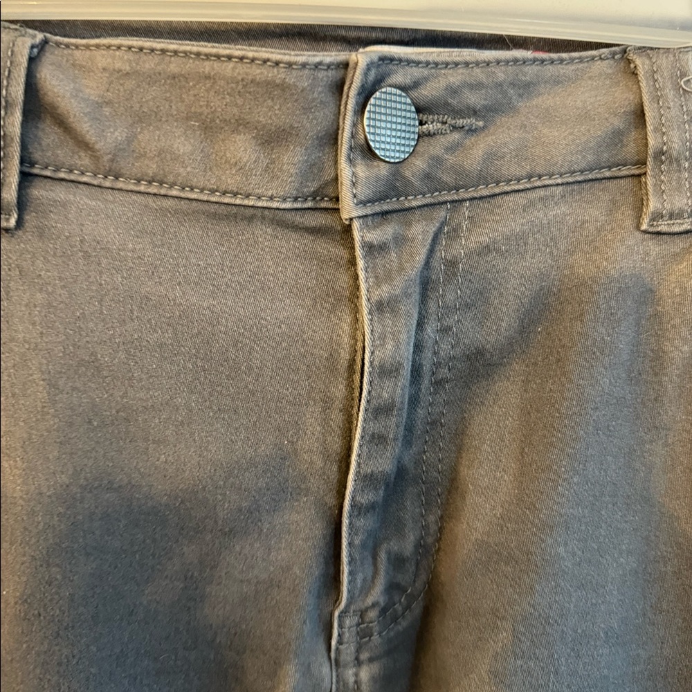 Gray Jeans - Picture 3 of 4